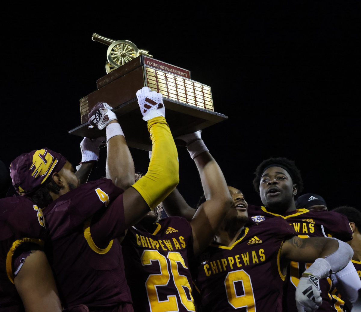 CMU Football Video (@cmufbvid) on Twitter photo 