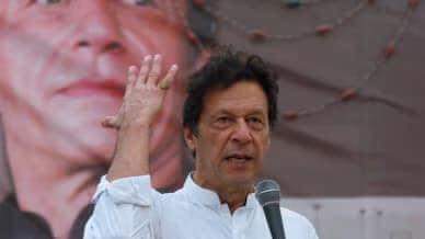 arakan_express's tweet photo. November 21/AEN

Former Pakistani Prime Minister Imran Khan, who is facing charges including incitement to terrorism, has been granted bail in a bribery case, his party said on Tuesday. 

Full story;
https://t.co/dhr7GVbzWe https://t.co/B2gV9CMsXR