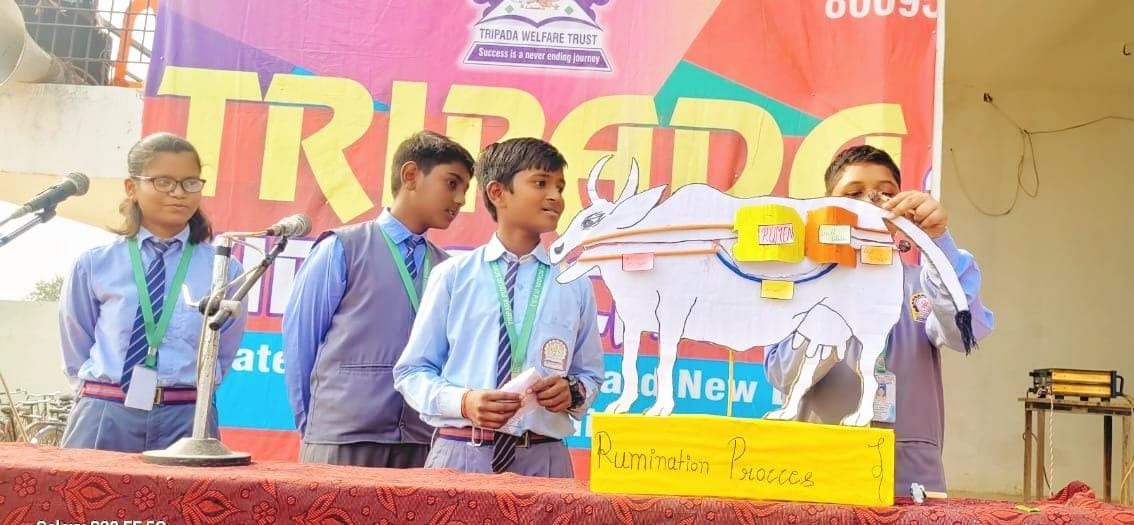 विज्ञान प्रदर्शनी का आयोजन: बच्चों के मॉडल्स ने जीता दिल aajexpress.com/science-exhibi…