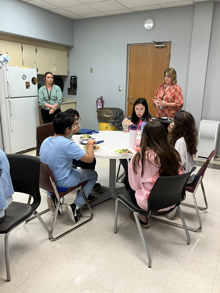 Jenna Fraser - MMS AP (@mms_tigers_ap) on Twitter photo This week our 6-8 Students shared their voices about school lunches during our Dining Committee Meetings & enjoyed a delicious catered lunch <a href="/metzatnasd/">metzatnasd</a> <a href="/NA_Schools/">North Allegheny School District</a> <a href="/mmstigerpride/">Marshall Middle School</a> This week our 6-8 Students shared their voices about school lunches during our Dining Committee Meetings & enjoyed a delicious catered lunch <a href="/metzatnasd/">metzatnasd</a> <a href="/NA_Schools/">North Allegheny School District</a> <a href="/mmstigerpride/">Marshall Middle School</a>