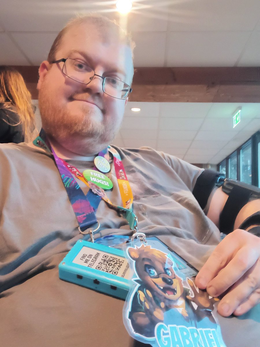 I'm at @furcationevent !

#furcation

come and find me for hugs!