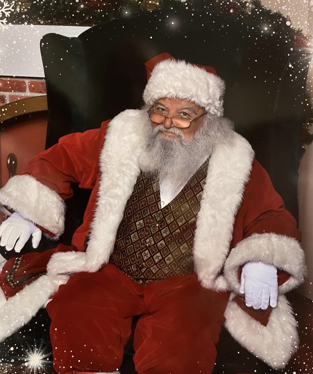 Santa is Back!

Since Thanksgiving is late this year, Santa is getting a head start at Arundel Mills. He arrives this afternoon and here is his pre-turkey day schedule.

Thur &amp; Fri Nov 21-22   2-7p
Sat Nov 23  10a-8p
Sun Nov 24 12-6p
Mon-Wed Nov 25-27 11a-7p
Thur Nov 28 Off