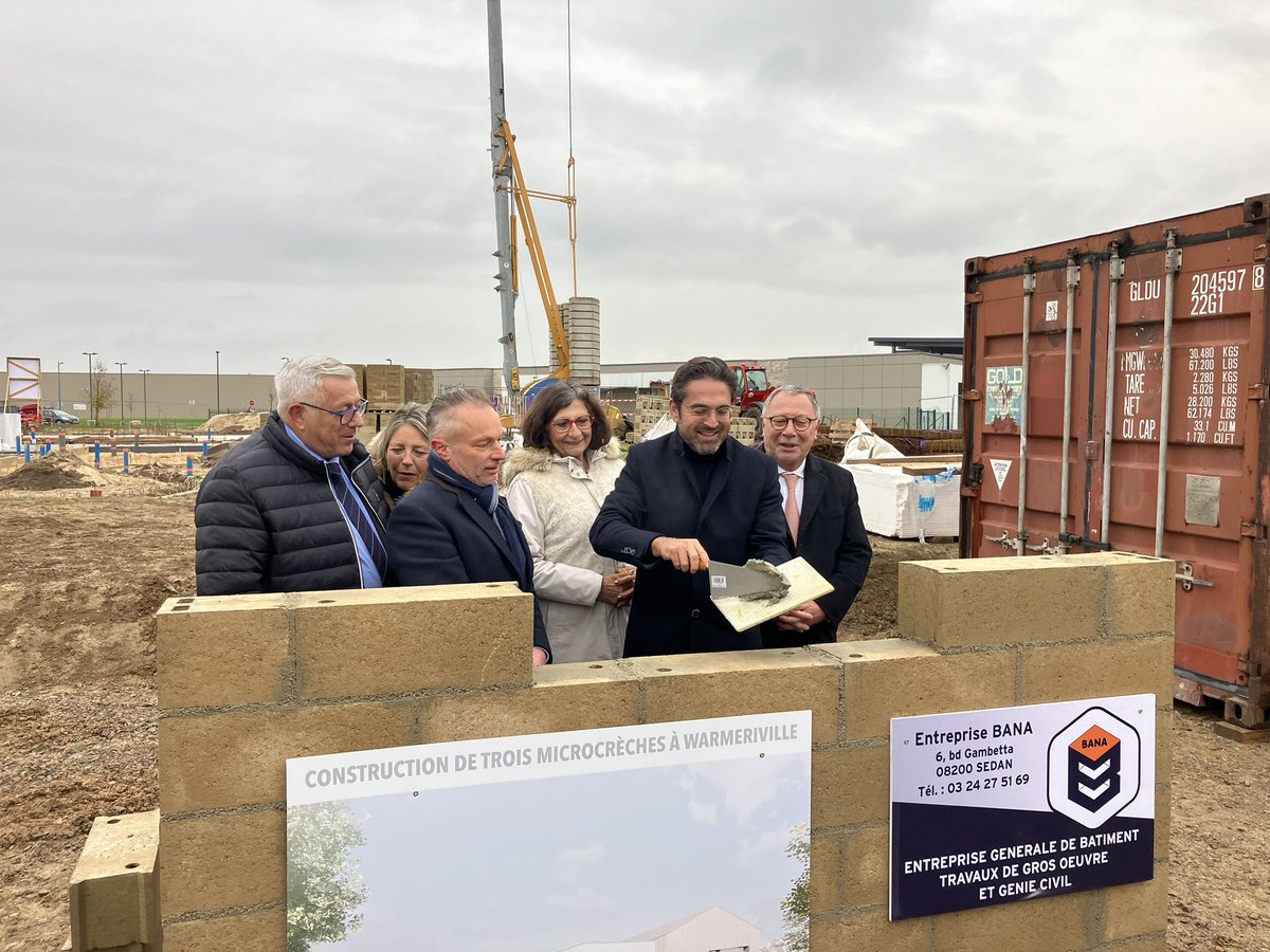Très heureux de poser la 1ère pierre de 3 futurs micro-crèches à Warmeriville. Projet ambitieux et nécessaire porté conjointement par le <a href="/GrandReims/">Grand Reims</a> avec la <a href="/Prefet51/">Préfet de la Marne 🇫🇷</a> le <a href="/DptMarne/">Département Marne</a> et la <a href="/caf51_actus/">CAF de la Marne</a> !
#GrandReims #PetiteEnfance