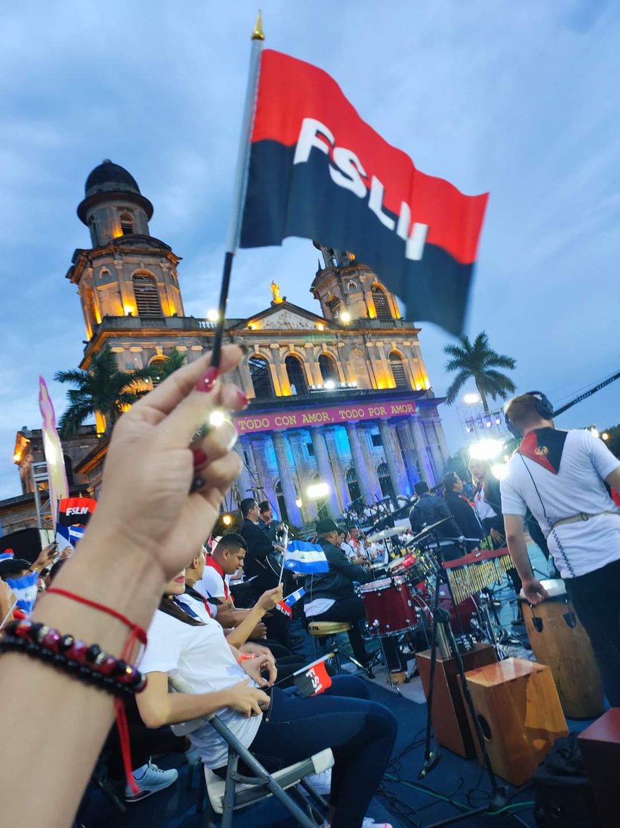 Mi Azul y Blanca hoy es libre, gracias a la Roja y Negra. 🇳🇮❤️🖤