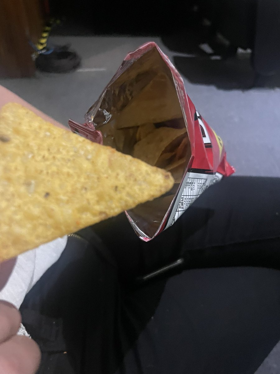 isauray_cas's tweet photo. @Doritos_Mx @Papas_Sabritas Abrimos una bolsa de Doritos nacho y no sabían a nacho, no tenían condimentos. ¿Cómo podemos solucionarlo? https://t.co/NNgk7nTJHE