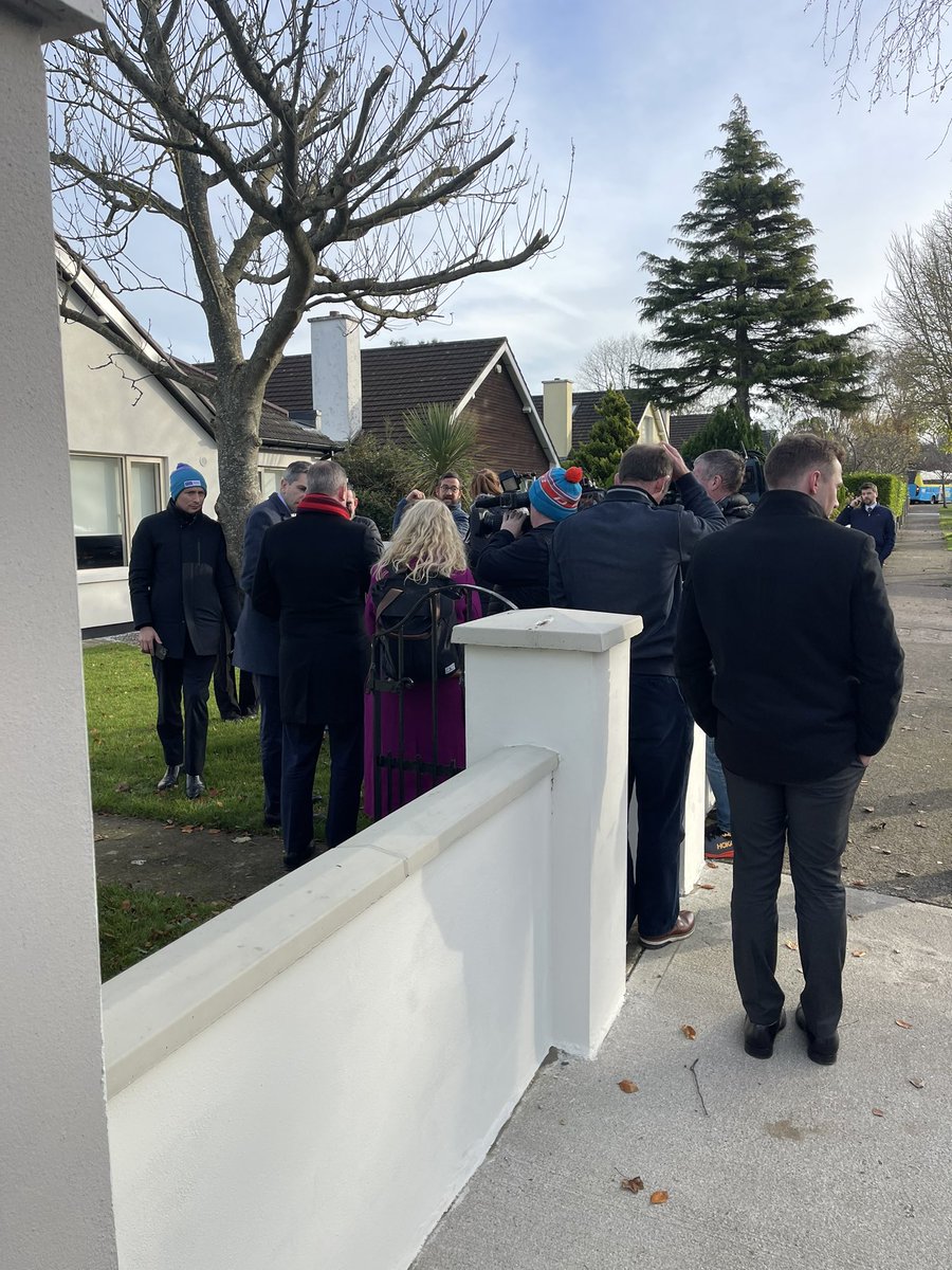 Cllr Anthony Lavin (@alavin1) on Twitter photo A lively brisk visit by An Taoiseach <a href="/SimonHarrisTD/">Simon Harris TD</a> on a cold dry morning with <a href="/AlanFarrell/">Alan Farrell</a> in <a href="/MalahideCastleG/">Malahide Castle & Gardens</a> and <a href="/LondisMalahide/">Shiels Londis Off Licence</a> A lively brisk visit by An Taoiseach <a href="/SimonHarrisTD/">Simon Harris TD</a> on a cold dry morning with <a href="/AlanFarrell/">Alan Farrell</a> in <a href="/MalahideCastleG/">Malahide Castle & Gardens</a> and <a href="/LondisMalahide/">Shiels Londis Off Licence</a>