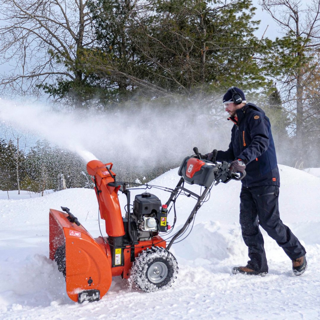 Easily clear winter weather with the Husqvarna ST 224! This snow thrower features a two-stage clearing system that effortlessly handles wet or frozen snow. It’s user-friendly and has an adjustable handle and power steering.