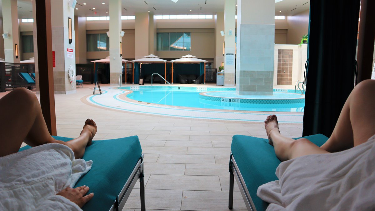 RWCatskills's tweet image. Unwind in luxury ✨ Dive into our indoor pool then escape to tranquility with your choice of rejuvenating spa services at Awana Spa!

Your perfect getaway awaits! Learn more: bit.ly/45aWiIL 🧖‍♀️

#Awana #AwanaSpa #SpaPackage #Spa #Relax #Sauna #SteamRoom #SpaNearMe