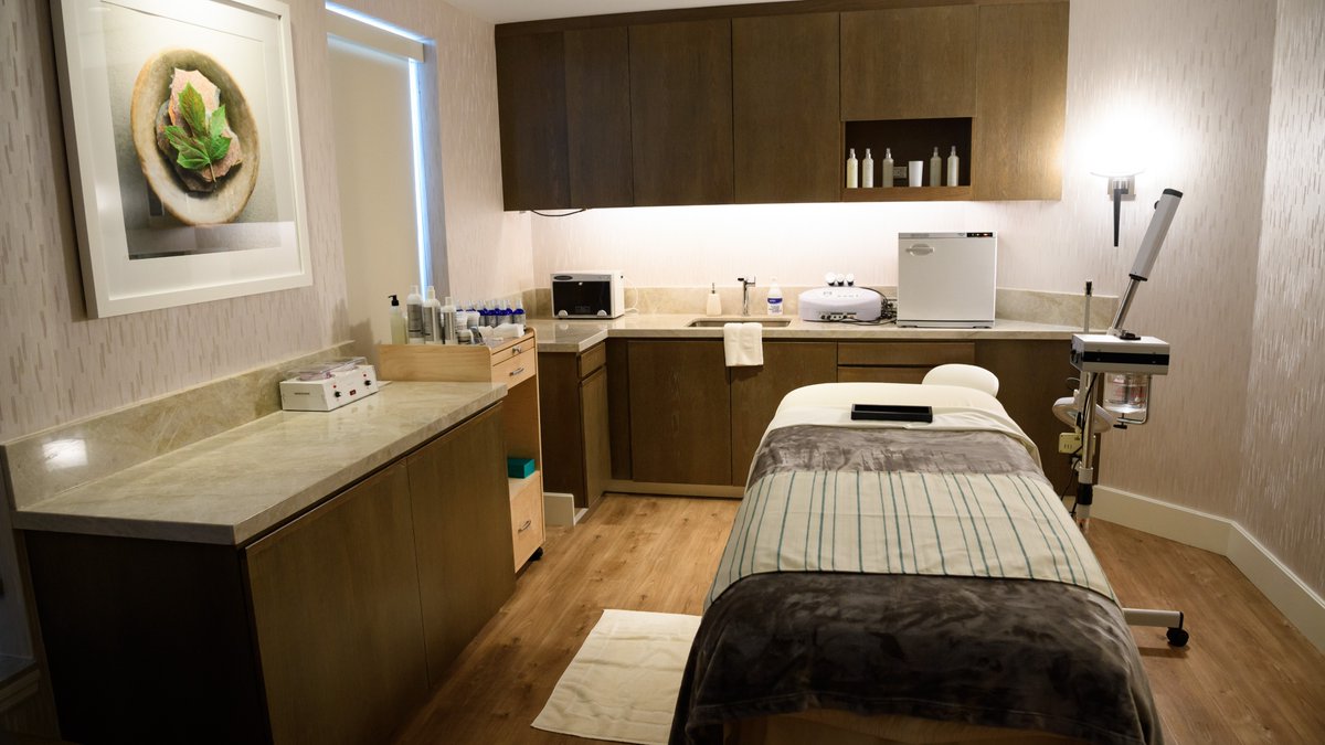 RWCatskills's tweet image. Unwind in luxury ✨ Dive into our indoor pool then escape to tranquility with your choice of rejuvenating spa services at Awana Spa!

Your perfect getaway awaits! Learn more: bit.ly/45aWiIL 🧖‍♀️

#Awana #AwanaSpa #SpaPackage #Spa #Relax #Sauna #SteamRoom #SpaNearMe