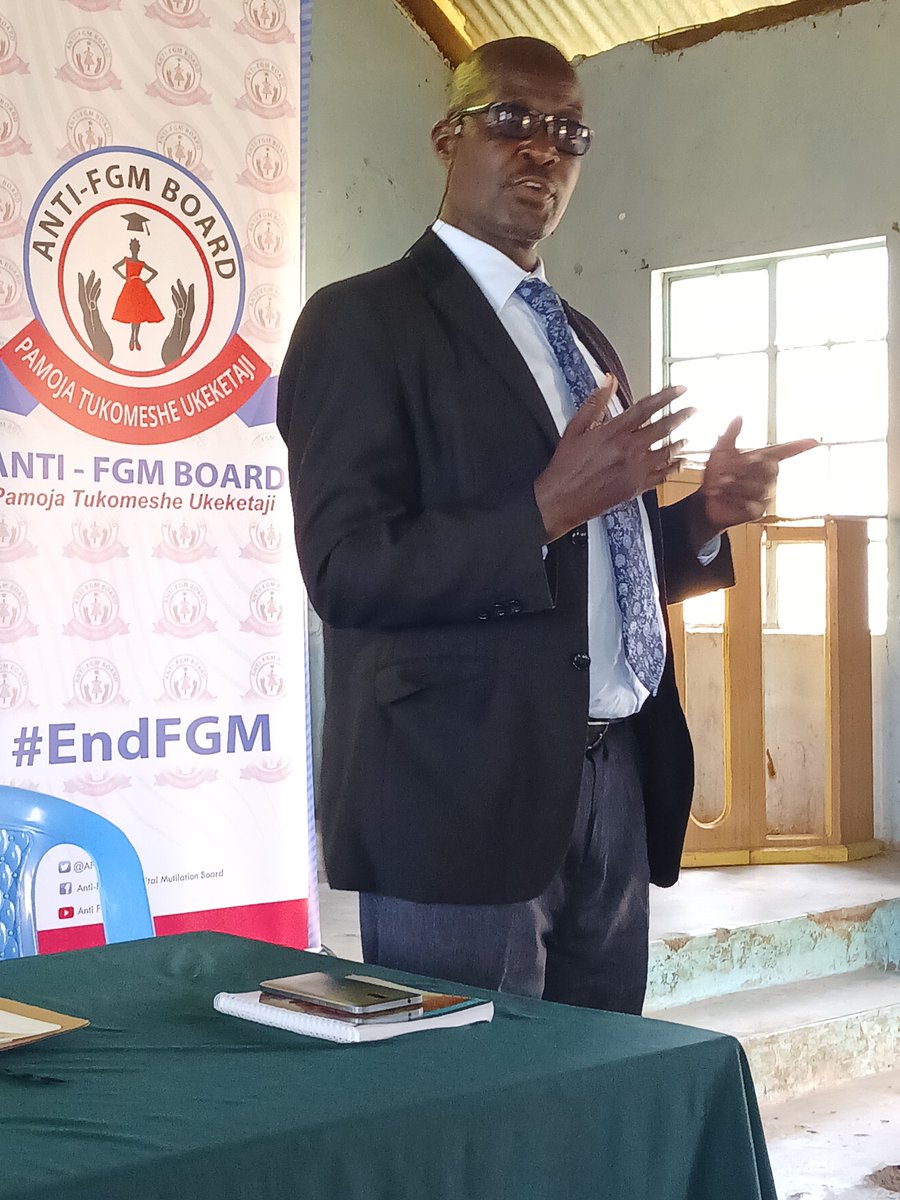 AFGMBoard's tweet image. 1/6 In partnership with @UNICEFKenya , the Anti-FGM Board convened a meeting with the Migori County Anti-FGM Steering Committee in Kehancha.
#EndFGM #PartnershipForTheGoals