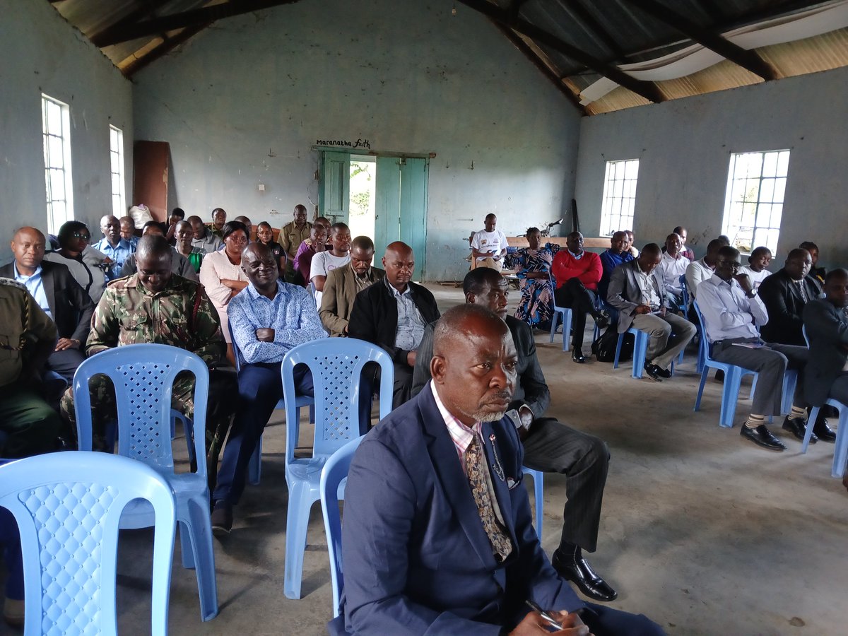 AFGMBoard's tweet image. 1/6 In partnership with @UNICEFKenya , the Anti-FGM Board convened a meeting with the Migori County Anti-FGM Steering Committee in Kehancha.
#EndFGM #PartnershipForTheGoals