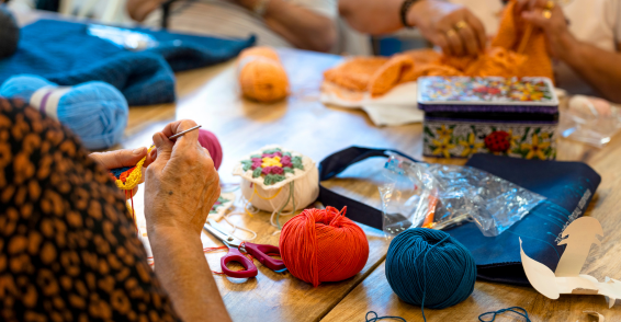 🧶 Mix, mingle and swap yarns! Gather with fellow crafters to compare patterns, share techniques, trade tips and—most importantly—enjoy camaraderie. Find a knitting and crocheting  circles, clubs and programs near you 👉 ow.ly/PMeM50U4HuJ