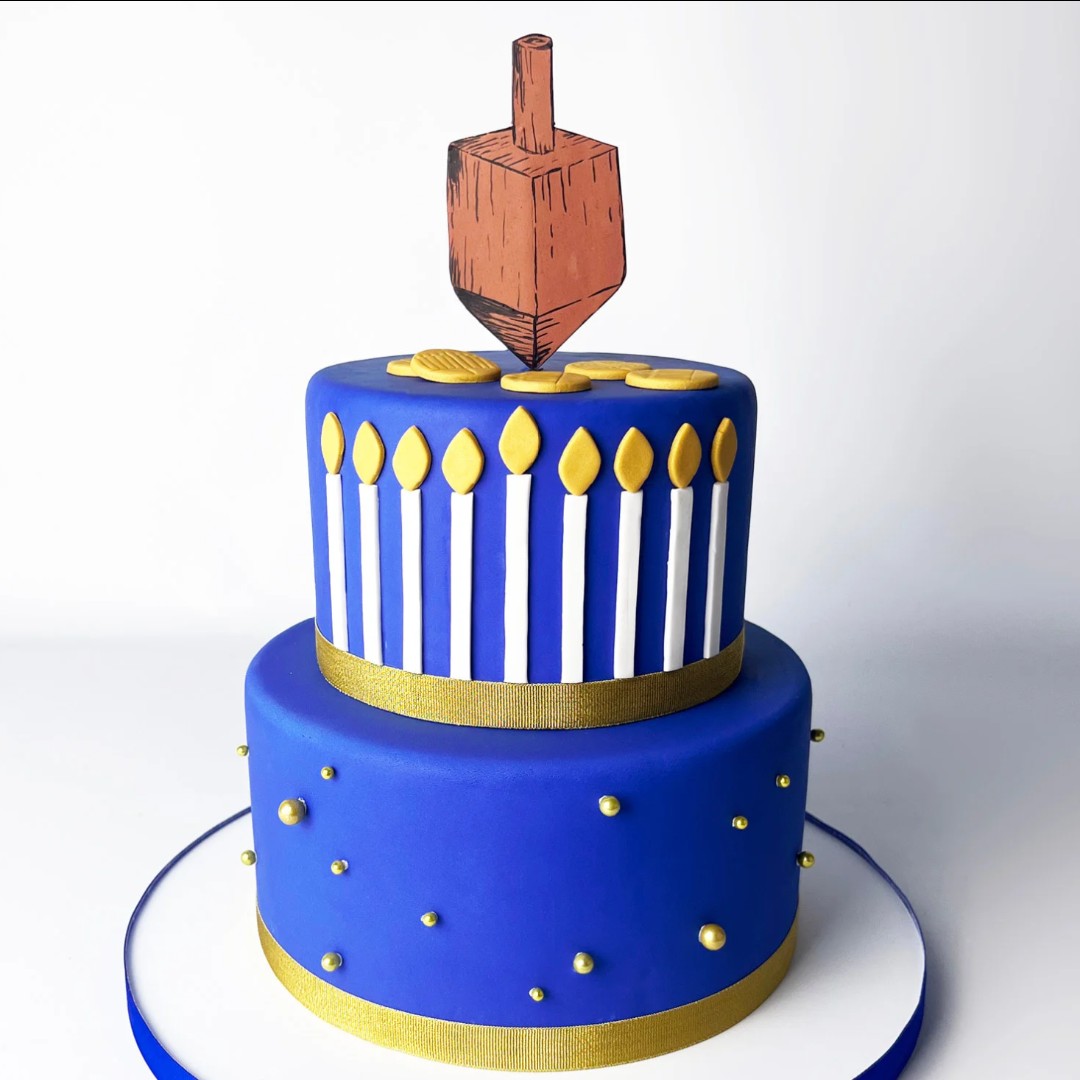 This lovely Menorah cake is perfect for your Hanukkah gatherings! Delight family and friends with this tasty dessert. 

#Hanukkah #Chanukah #holidays #happyholidays #baltimore #cake #cakeoftheday #visitbaltimore #charmcitycakes #duffgoldman