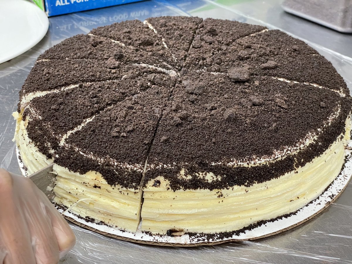 MangoMango808's tweet photo. Nothing shows your family and friends just how #thankful you are to have them in your life than a whole crepe cake! ♥️ Call your nearest #MangoMango location at least two days in advance to ensure your order will be ready to feed the fam. 🍽️👪 #MangoMangoHawaii https://t.co/4WyLZBNvAk