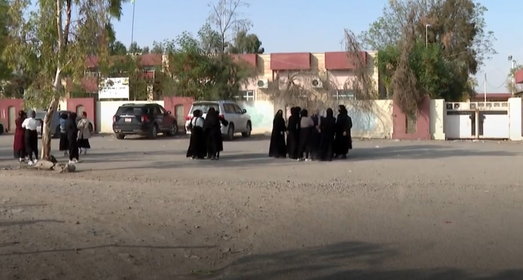 A recent decision by education officials in Erbil to segregate boys and girls at a village school has sparked debate. The change, implemented at Martyr Akram School in Jamk village after complaints from some parents and religious leaders citing conflicts with their values, has