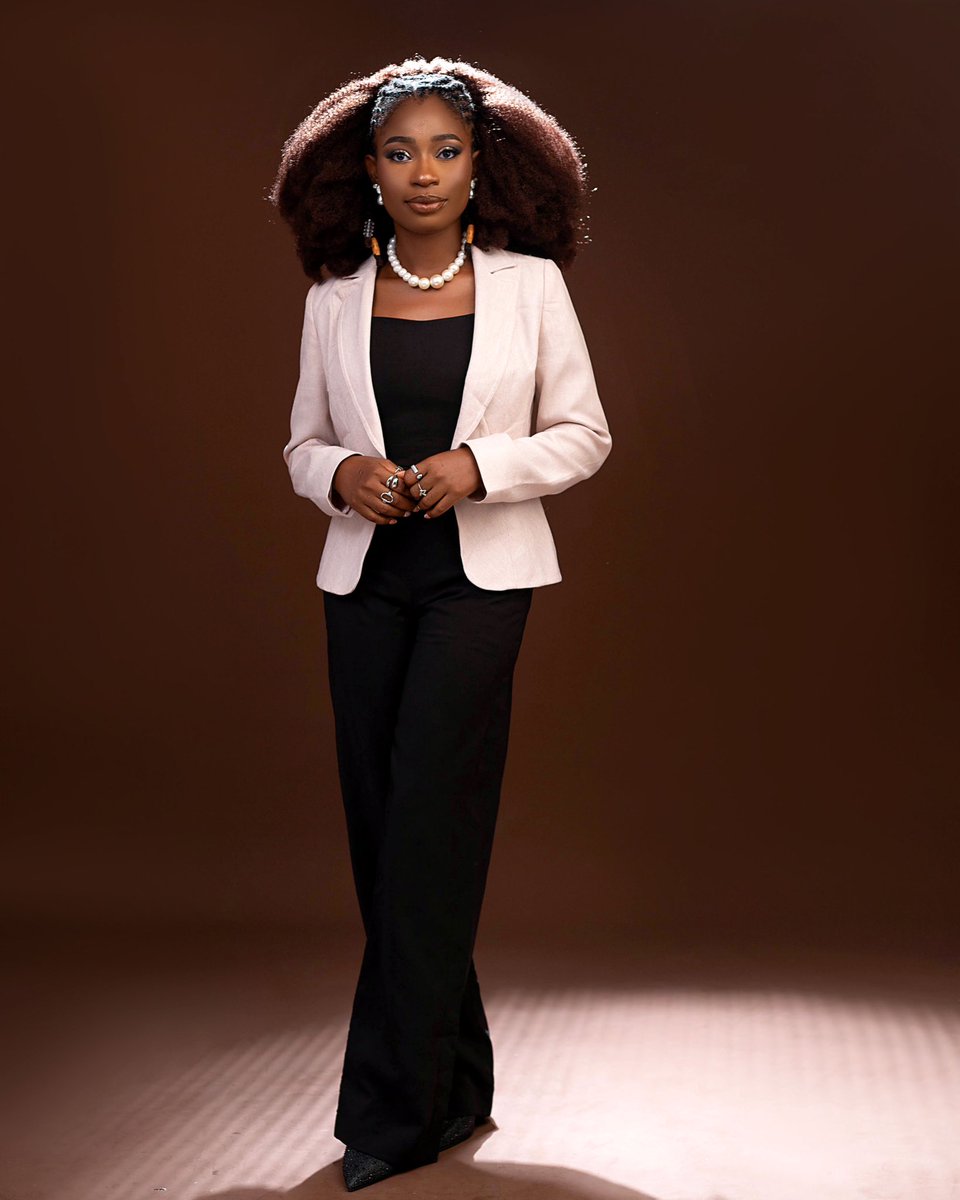 iambolateeto's tweet image. GET TO KNOW ME

My name is Bolatito Daramola, a.k.a. *Your Task Shifter Ninja* a dedicated virtual/executive/personal assistant who turns chaos into clarity.