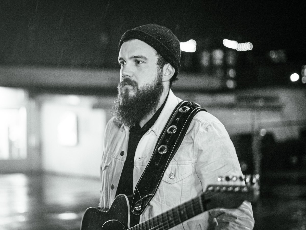 JesseJamesMOB's tweet photo. Cold nights call for warm wine and live music! 🍷🎶 Catch me solo at Patterson Cellars (Hollywood Hill, Woodinville) this Saturday, 11/23, 6-8 PM. Originals, favorites, and good vibes. See you there! #JesseJamesMusic #LiveMusic #Woodinville https://t.co/5RNsbvumA2