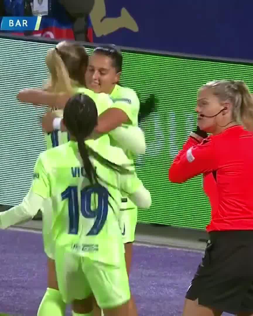 😍 Kika Nazareth with the pressure and the beautiful finish to put Barcelona 1-0 up in Vienna!Watch live for free on DAZN ▶️  #UWCLonDAZN #UWCL