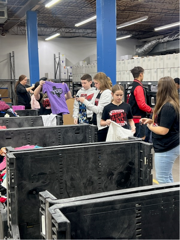 gisdcounseling's tweet photo. Our 7th and 8th grade SEL Young Leaders had an incredible opportunity to serve their community during a meaningful field trip to Trusted World. We are proud of their contributions and the growth they demonstrated as compassionate leaders in action!
#GISDeffect #GISDunmatched https://t.co/Lz5QKdgF3g