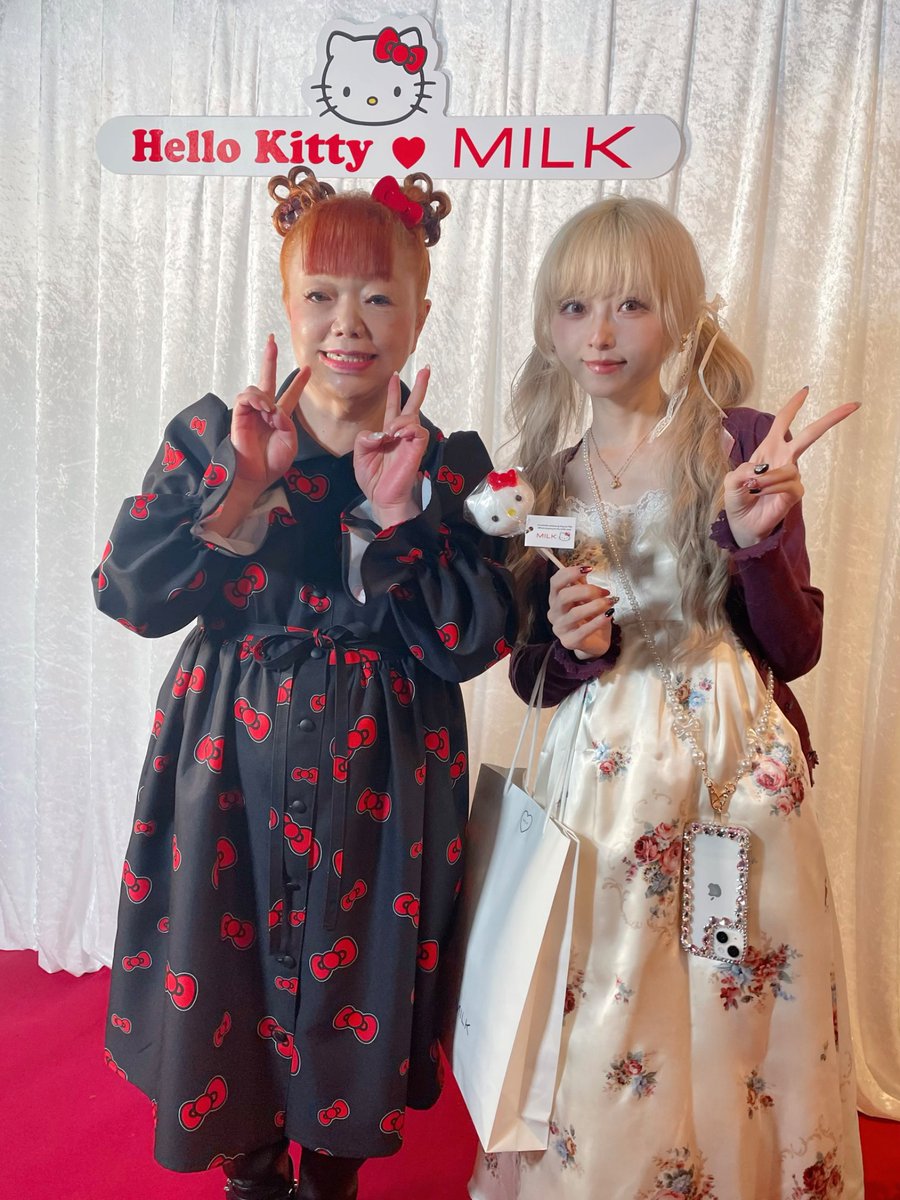 おっはようございます🍎♡ 昨日は 🎀HELLO KITTY❤︎MILK harajuku POP