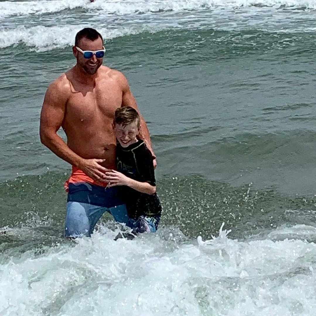 Pictures are meant to keep memories and the time you spend together ❤️ 💛 💓 💗 💕 💖 
Country Man 
Father to Leo 

#わたしの宝物 #แม่หยัวep9 #LingOrm #FallonTonight #หนึ่งในร้อยตอนจบ #OccupyParliament #neige #BINI #แม่หยัวep8 #หนึ่งในร้อย