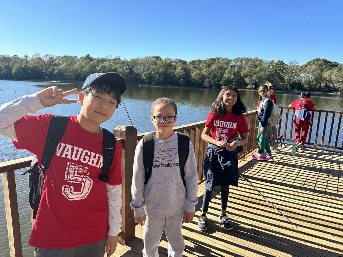 5thgradecamp24's tweet photo. More fishing https://t.co/Gjtq58jWAF