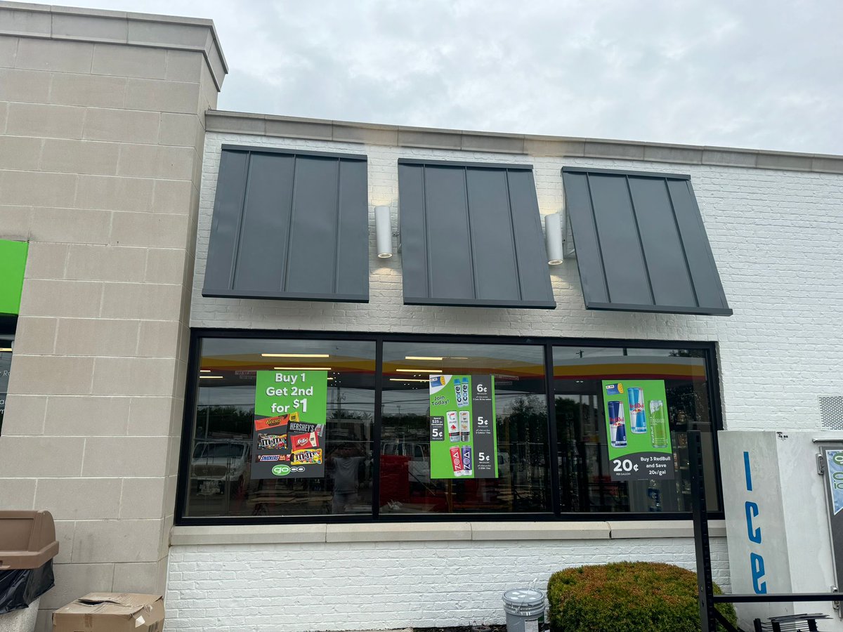 SignsAwnings's tweet image. Enhance your curb appeal with custom awnings &amp;amp; signs! 🌟🏠 Elegant Awnings &amp;amp; Signs offers high-quality, personalized solutions for homes and businesses. Make a lasting impression today! ✨ #CustomAwnings #BusinessSigns #CurbAppeal #QualityCraftsmanship #ElegantAwningsSigns