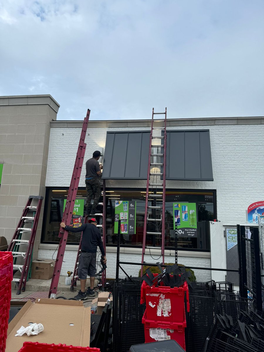 SignsAwnings's tweet image. Enhance your curb appeal with custom awnings &amp;amp; signs! 🌟🏠 Elegant Awnings &amp;amp; Signs offers high-quality, personalized solutions for homes and businesses. Make a lasting impression today! ✨ #CustomAwnings #BusinessSigns #CurbAppeal #QualityCraftsmanship #ElegantAwningsSigns