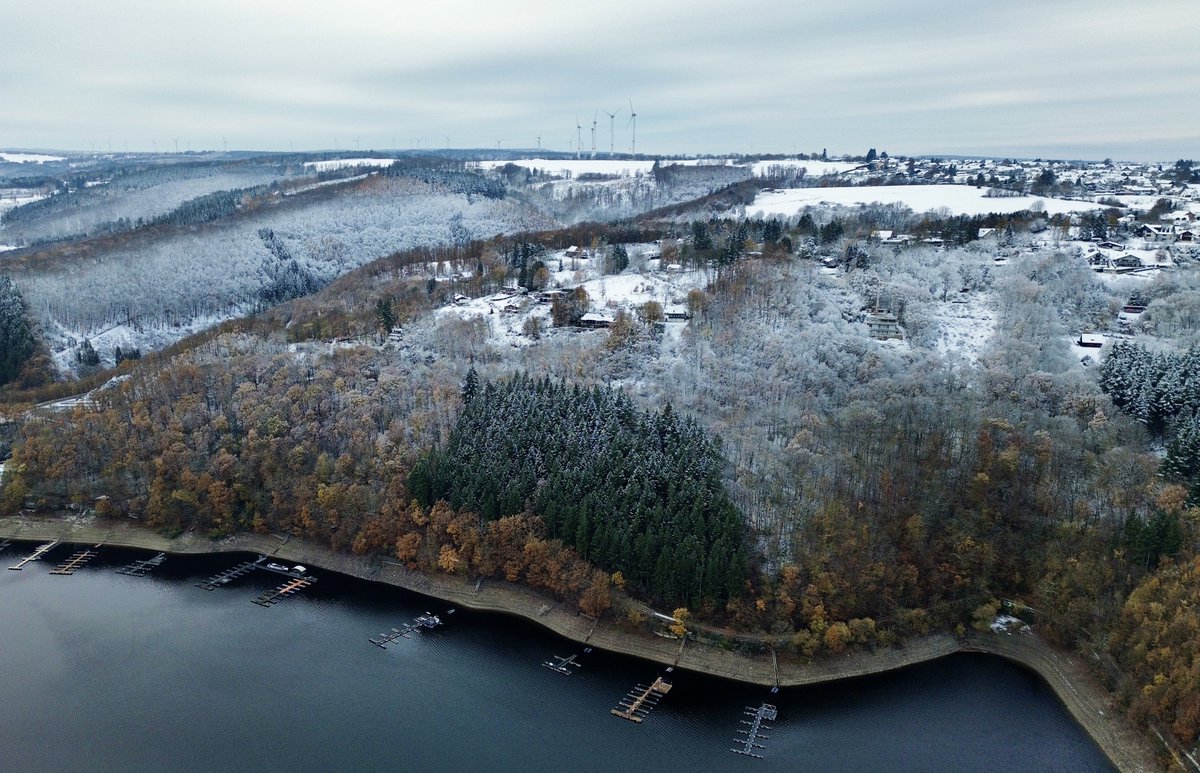 wxwommelgem's tweet photo. Sneeuwgrens vanuit de lucht (Schmidt, 400m) https://t.co/cG4rA3T66h