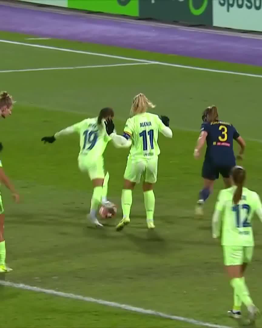 🎉 First Champions League goal for Vicky López, 3rd of the night for Barça! Watch live for free on DAZN ▶️  #UWCLonDAZN #UWCL