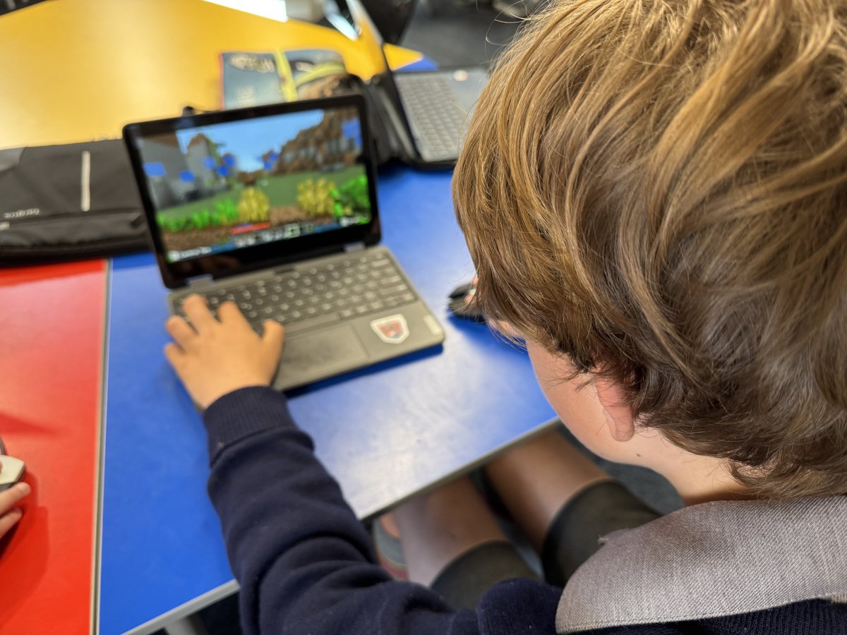 𝕃 𝕁 𝕄𝕔𝕃𝕖𝕝𝕝𝕒𝕟 tweet media