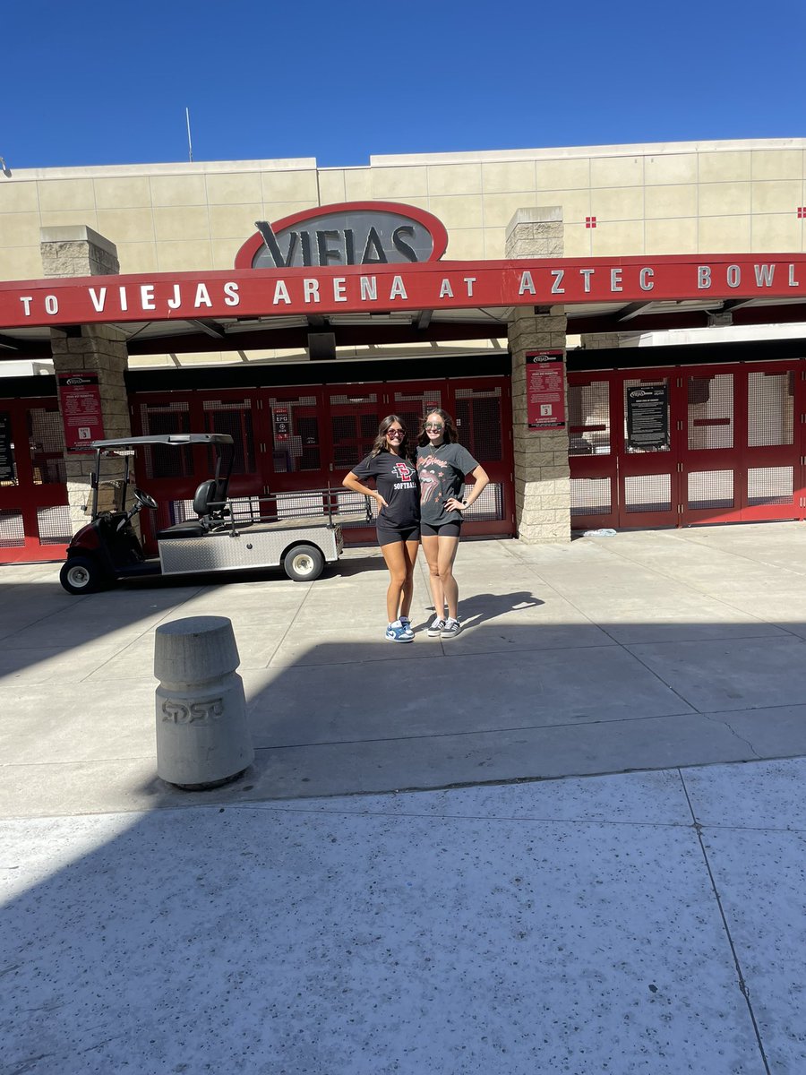 A few weeks ago, my friend and I toured SDSU and fell in LOVEEEE. Today I am back for a camp for SDSU softball!! Can’t wait😆🥎 #SDSU #SDSUsoftball #2025recruit
