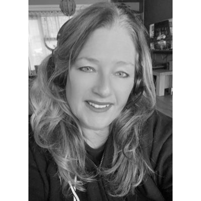 #nieuweprofielfoto omdat ik in m’n eentje ook heel leuk ben ;) 

En ja heus nog net zo leuk samen met degene op de vorige foto. Voordat dáár weer vragen over komen)