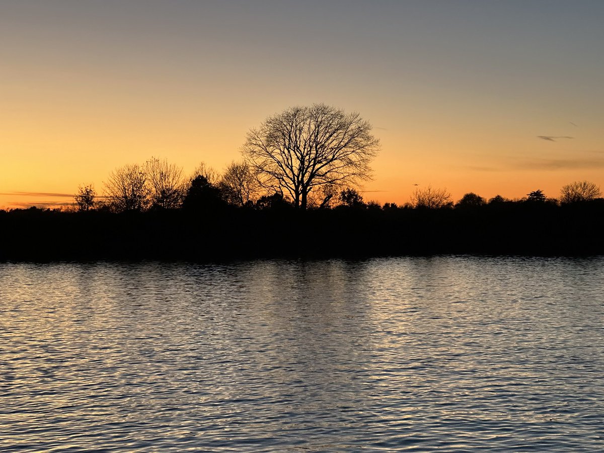 Hi all, if anyone from the River Thames community is considering trying out the bluer skies app, <a href="/Tidal_Thames95/">Patricia Stoughton</a> and I created a starter pack of accounts to follow. Just search Thames.