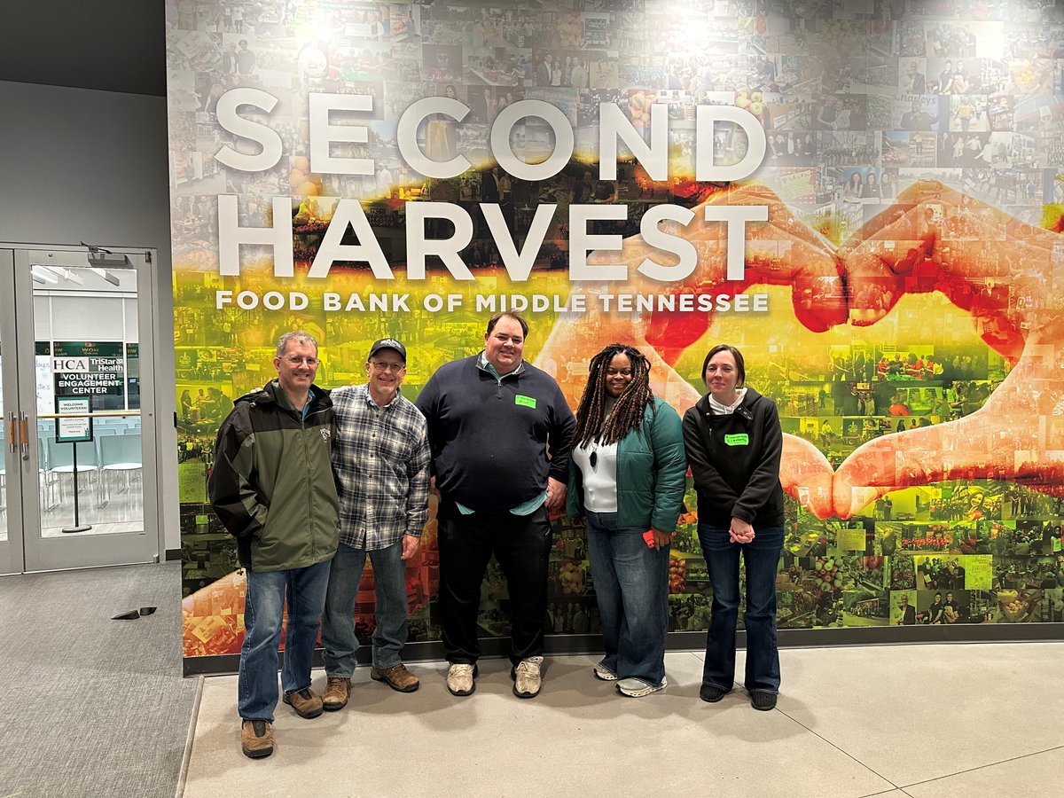 AcfeNashville's tweet photo. Thank you to our members who volunteered at Second Harvest last night! A special shoutout to the TN Department of Treasury’s Internal Audit team that volunteered as well! We could not have done it without you! https://t.co/DxUcZyPFGI