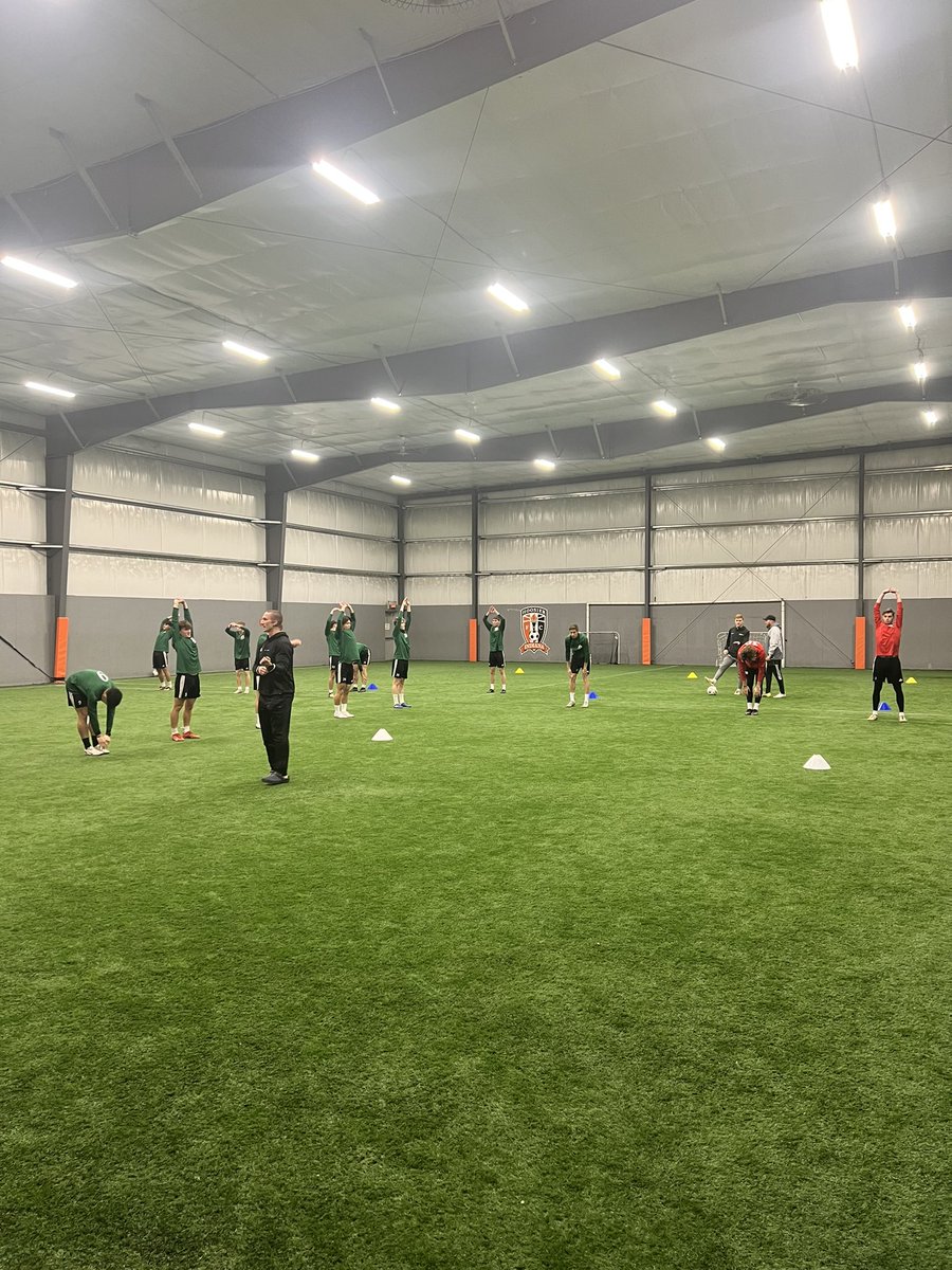 #HUMS would like to extend a big thank you <a href="/HoosierPremier/">Hoosier Premier Academy</a> for the use of their indoor facilities this morning.

We are currently in route to Olathe, Kansas for the 2nd round of the NAIA National Tournament, Saturday against Mid America Nazarene. 

Kickoff set for 2 pm.

🌲⚽️