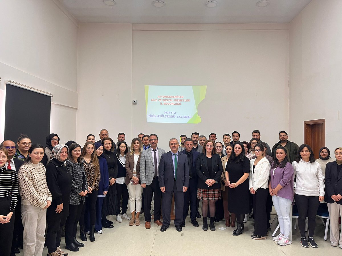 afyonashim's tweet photo. Yerel sosyal hizmet uygulamalarının ele alınarak çalışanların mesleki kapasitelerinin geliştirilmesine yönelik “Türkiye Yüzyılında Sosyal Hizmetlerde Fikir Atölyeleri” çalışması ilk kez bağlı kuruluşlarda görev yapan idareci ve meslek elemanının katılımıyla gerçekleştirildi. https://t.co/orp0KgV3YA