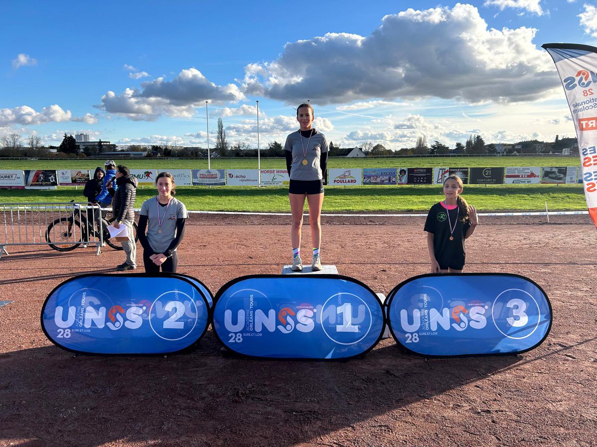 Championnat Départemental de Cross 2024

Retour en images sur la course Collèges  Filles. 

Bravo à toutes ! 👏🏻 

📸 THOMELIN M. 

<a href="/unss/">UNSS_National</a>_orleans_tours @unss 
<a href="/dsden28/">DSDEN d’Eure-et-Loir - Académie d’Orléans-Tours</a> <a href="/ac_orleanstours/">Académie d'Orléans-Tours</a> 
<a href="/eurelien/">Eure-et-Loir</a> <a href="/CDOS28/">CDOS28</a>