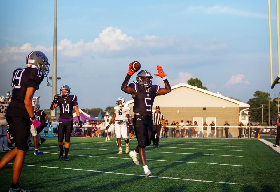 Senior SZN Highlights (2 Games Missed)
All-Conference OLB
42 Total Tackles | 6 TFLs | 1.5 Sacks | 377 Total Yards | 3 Touchdowns
hudl.com/v/2QiBr3