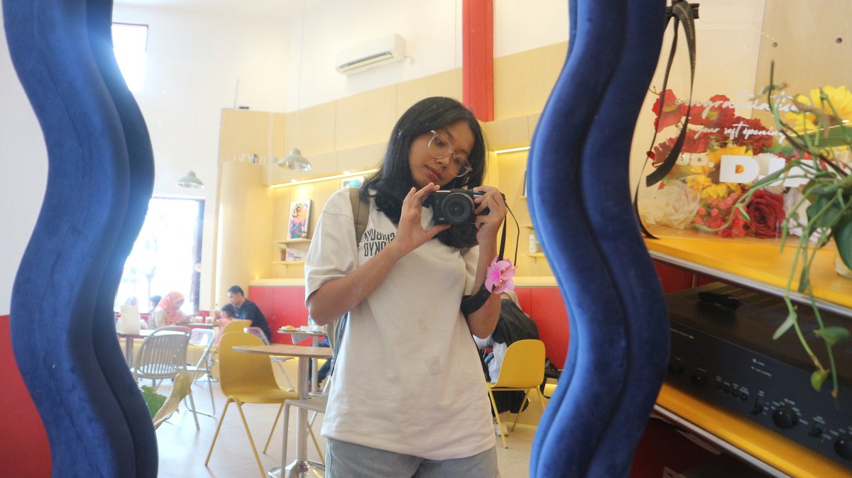 ___aeins's tweet photo. original shot by canon eos m10
UD Djaya Coffee, Jl. Slamet Riyadi, Surakarta
#exploreindonesia #cameracanon #photography https://t.co/hceJRFMyz3