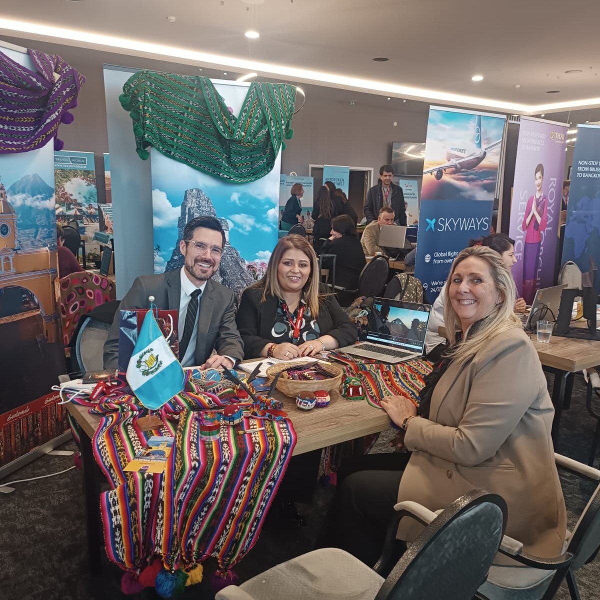 MinexGt's tweet photo. #DiplomaciaComercialGT | La @EmbGuaBL impulsó la promoción turística de Guatemala al participar en la feria #BTEXPO2024 en Nivelles, Bélgica. Este evento reunió a importantes turoperadores, agencias de viaje, aerolíneas, influencers, periodistas y promotores de destinos turísticos. #GuatemalaEnBélgica