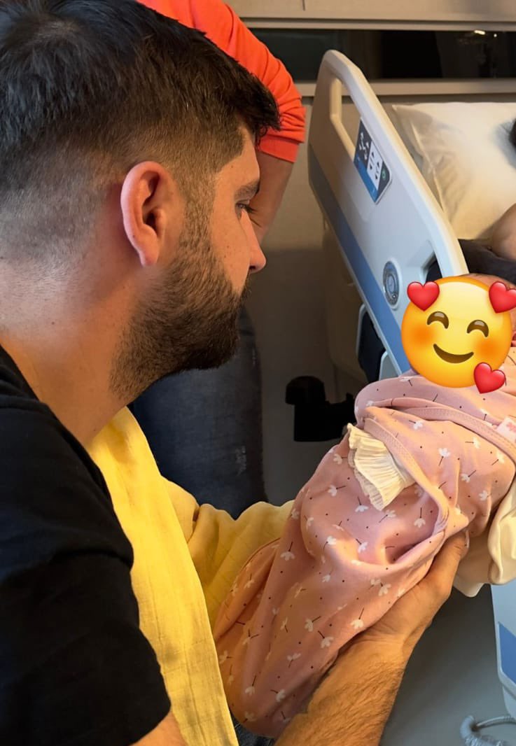 Grubumuzun kurucularından İbrahim Atala (<a href="/FBATALA190/">ATALA</a>) ve değerli eşi Yağmur Atala’nın kızı ‘Mavi’ dünyaya gelmiştir. Mavi bebeğe ailesiyle birlikte sağlıklı ve mutlu bir ömür diliyoruz. Hoşgeldin en Genç Fenerbahçeli Mavi!