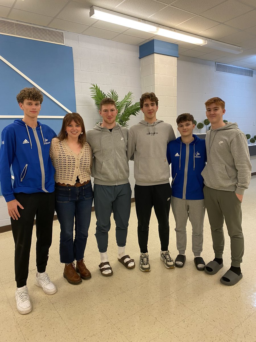 Huskies Basketball tweet media