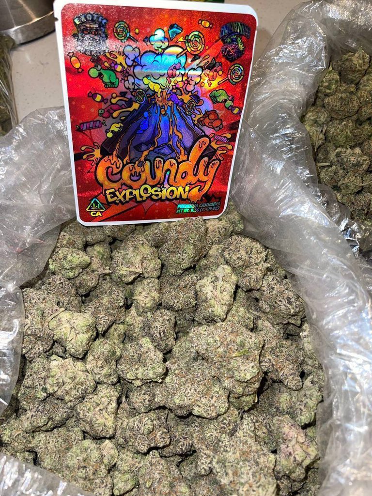 MaywoodCookies4's tweet photo. Coundy Explosion 💥 https://t.co/r1BQFSS7xu