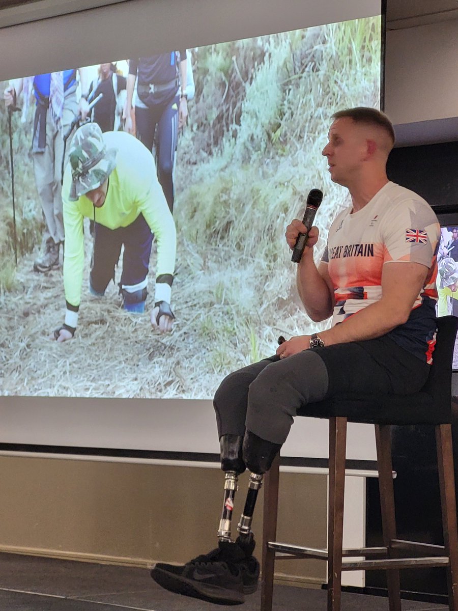 Lou Wallace tweet media