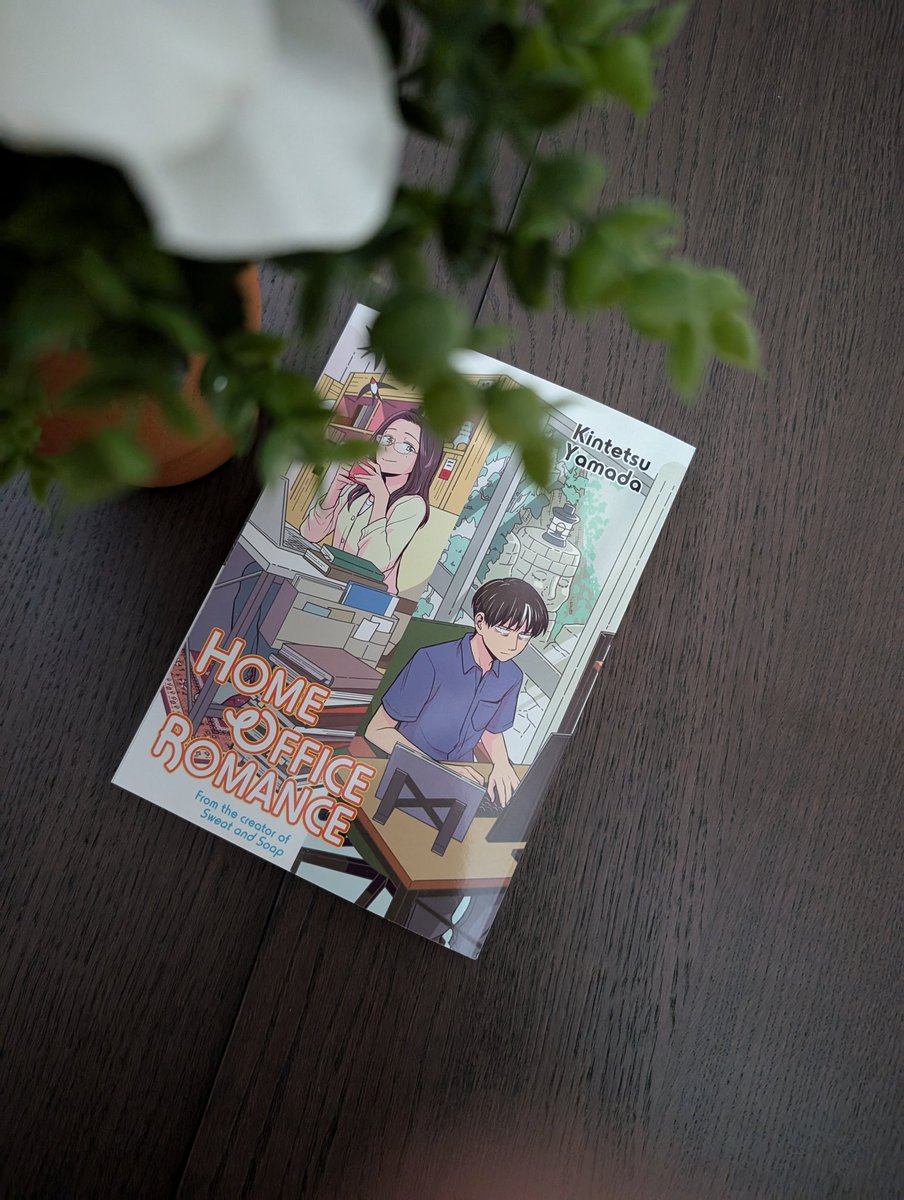 So happy to have gotten my hands on my English copy of this manga from <a href="/KintetsuYMD/">山田金鉄</a>  💚