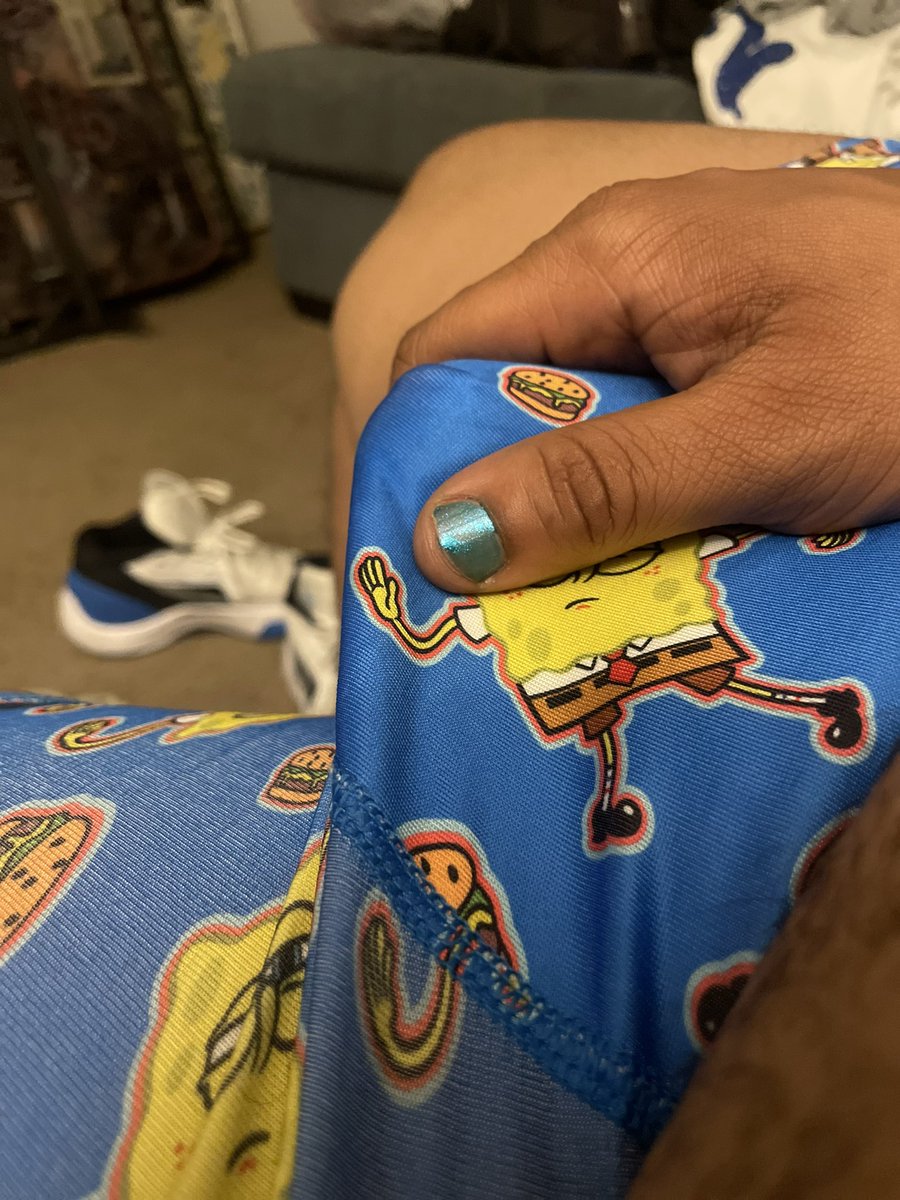 versebttm313's tweet photo. I like the nail color on me #versefreak #chubs #313freaks #michiganfreaks #detroitfreaks # https://t.co/OsQD0ur127