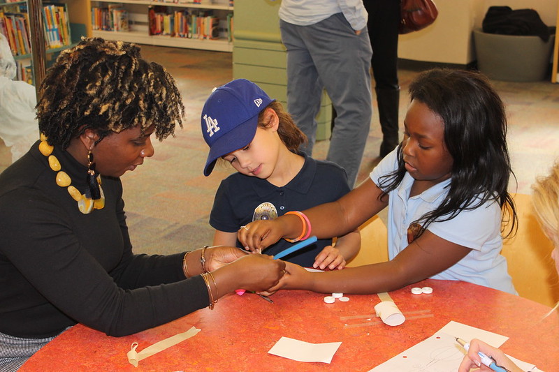 Make sure you're prepared and informed to best serve immigrant students, families, and communities! Our resource guide will help you ensure your afterschool or summer programs remains a safe place for all. afterschoolalliance.org/documents/Supp…