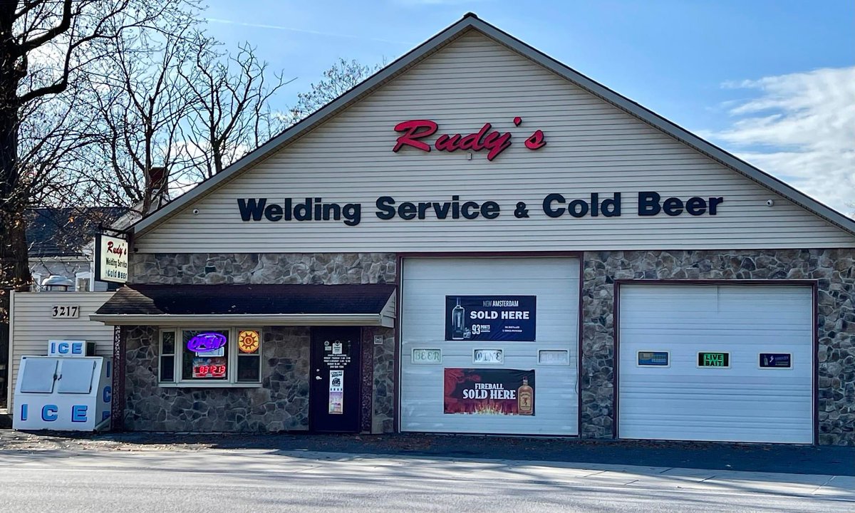 JackDiamond's tweet image. From my series: Things Seen While Driving Through Frederick County 

I think Rudy got the order right; Welding first, Drinking later. But when do we fish?