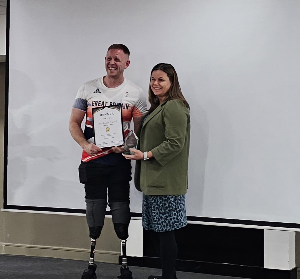 Lou Wallace tweet media